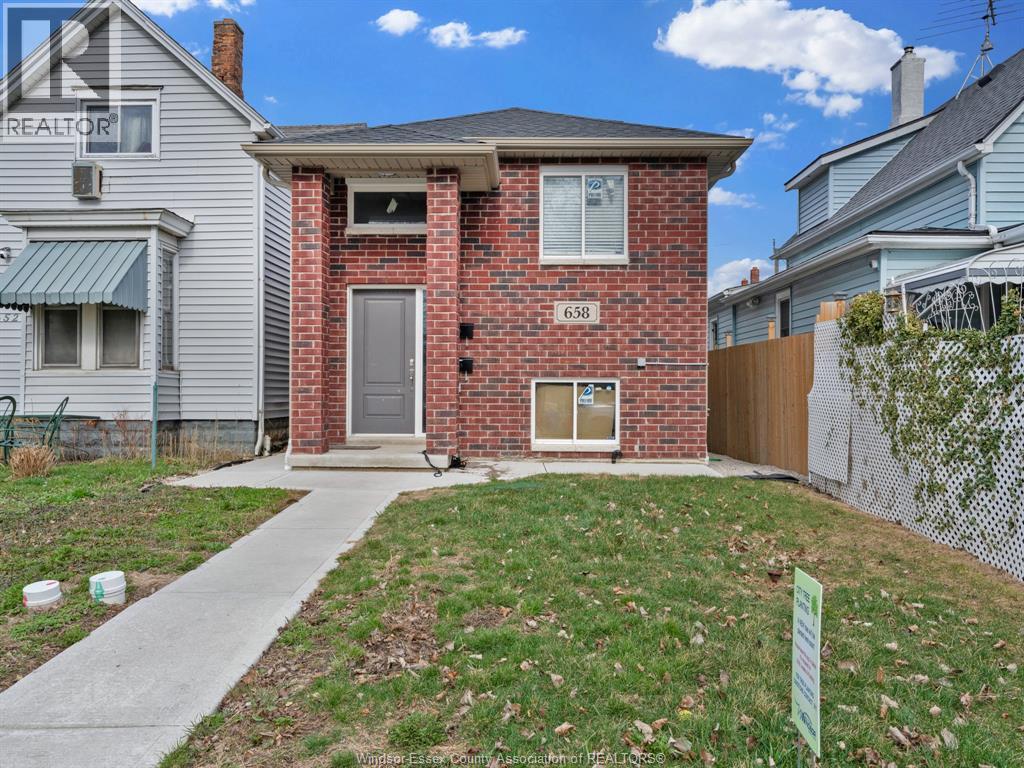 658 CARON, Windsor, Ontario, N9A5B6 — Photo 2