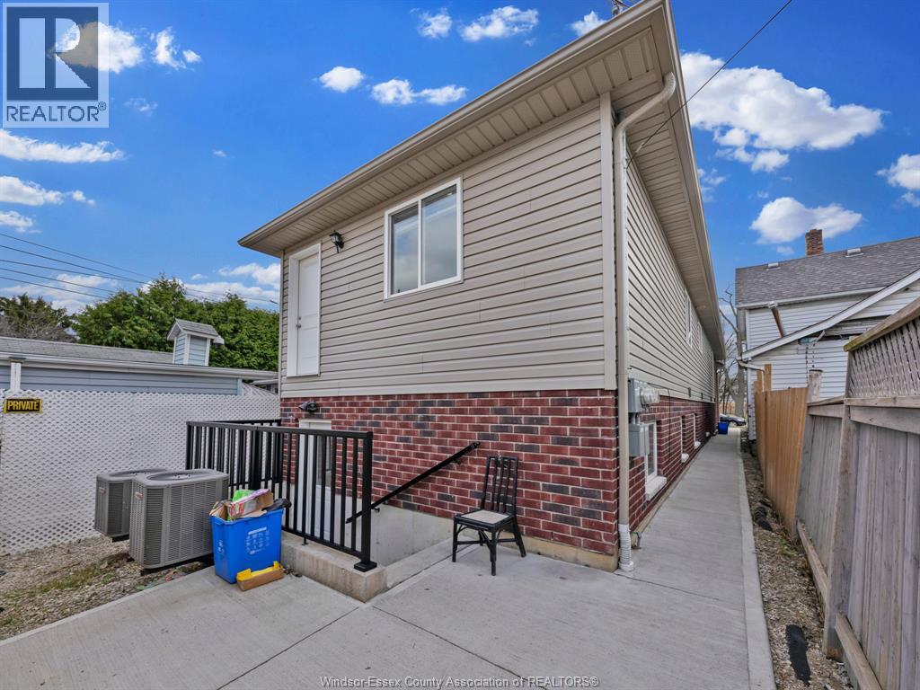 658 CARON, Windsor, Ontario, N9A5B6 — Photo 32
