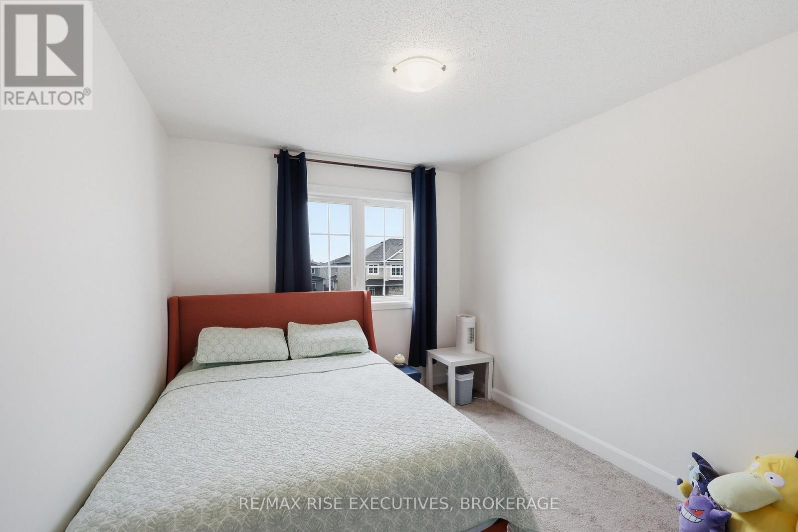 1538 DAVENPORT CRESCENT — photo 18