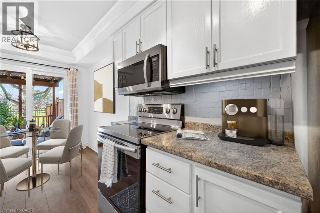 25 WALKER Court - 9