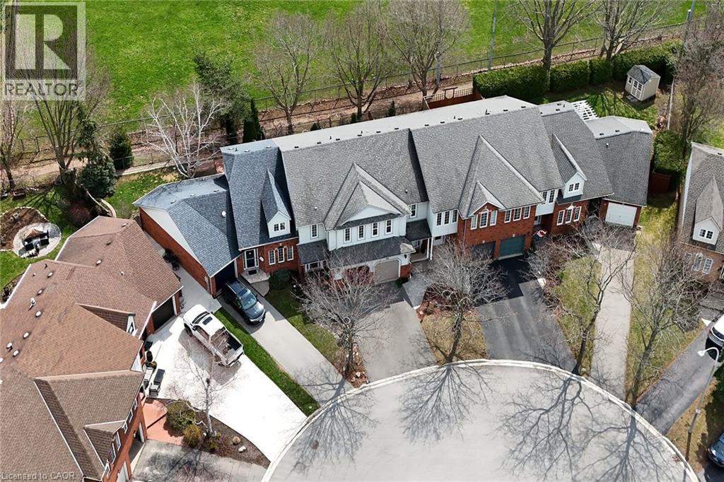 25 WALKER Court - 2