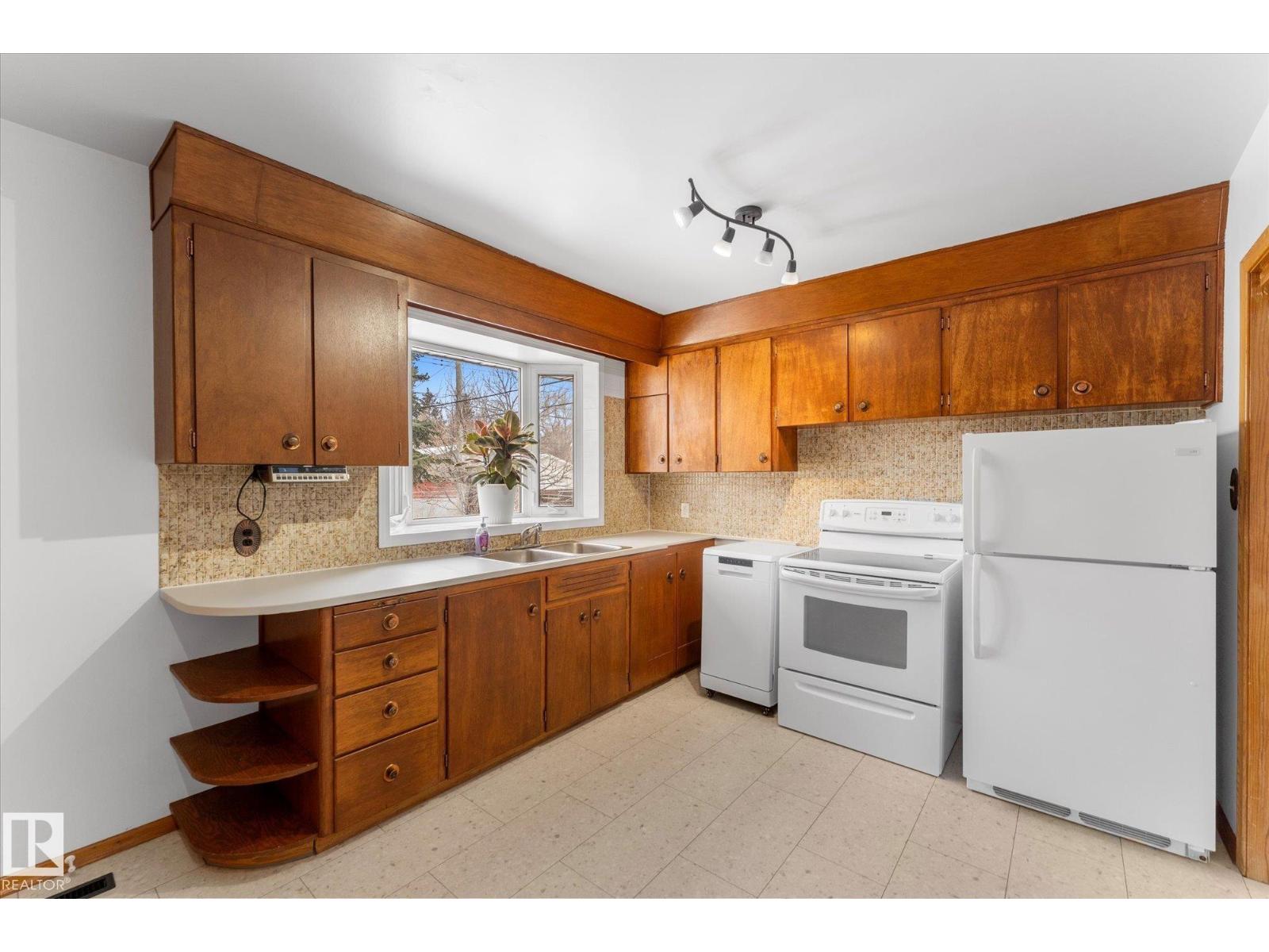 16145 109A AV NW, Edmonton