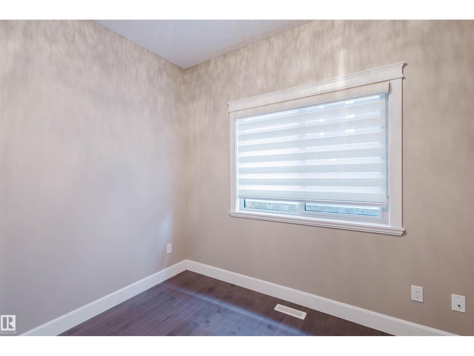 1957 AINSLIE LI SW, Edmonton