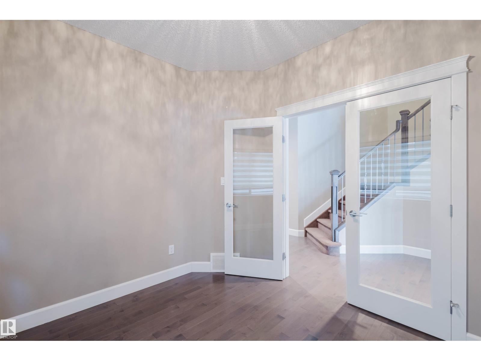 1957 AINSLIE LI SW, Edmonton