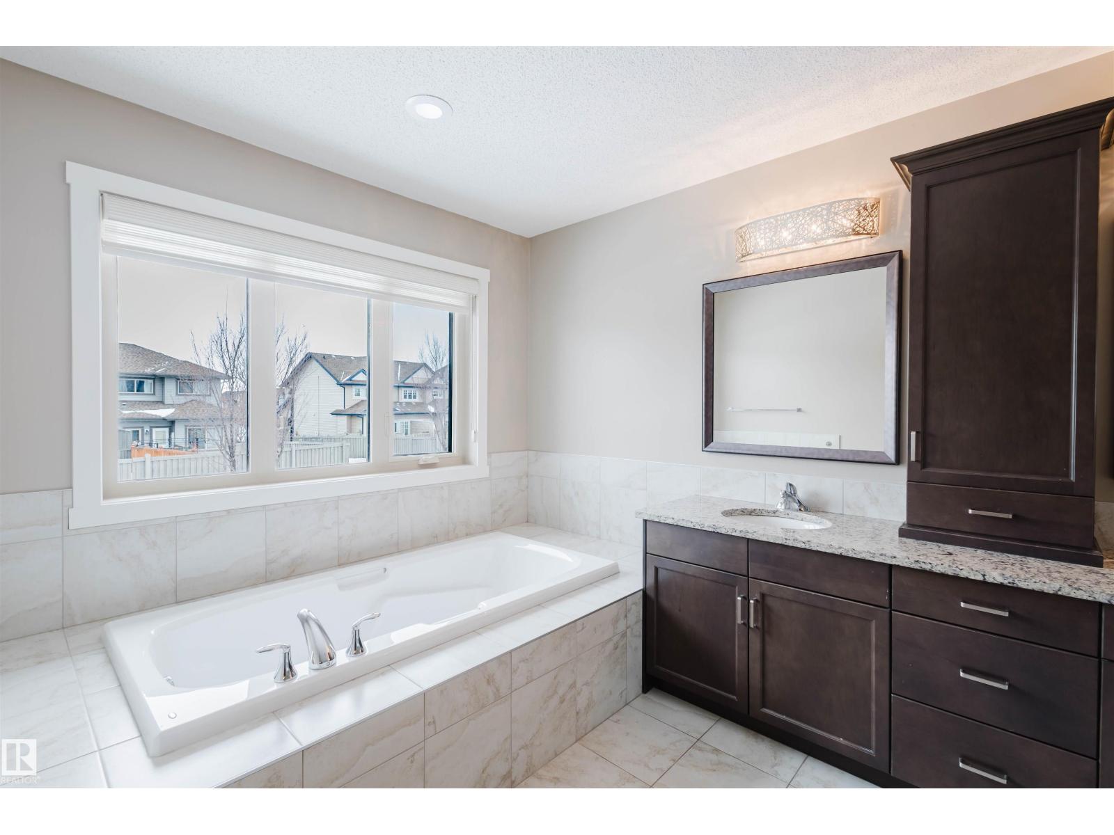 1957 AINSLIE LI SW, Edmonton