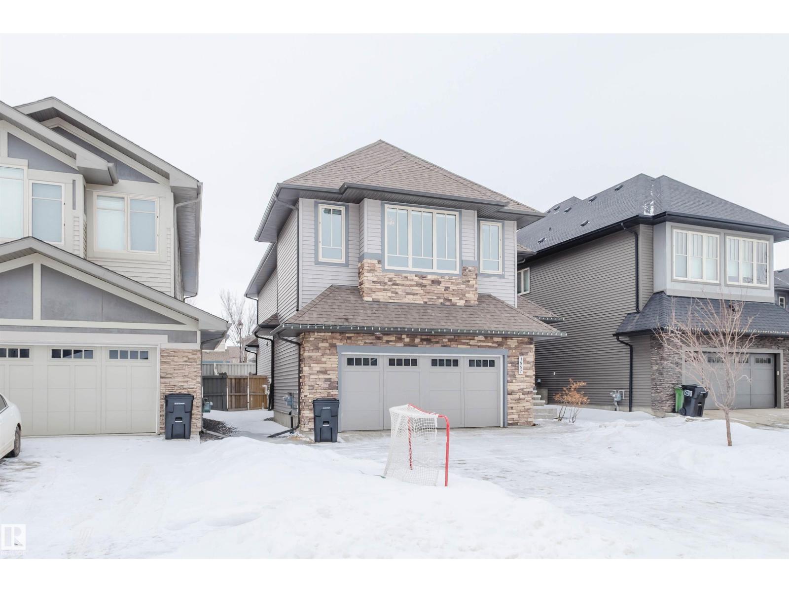 1957 AINSLIE LI SW, Edmonton