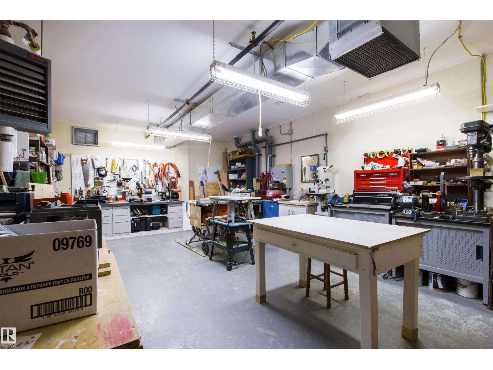 #404 2755 109 ST NW - 62