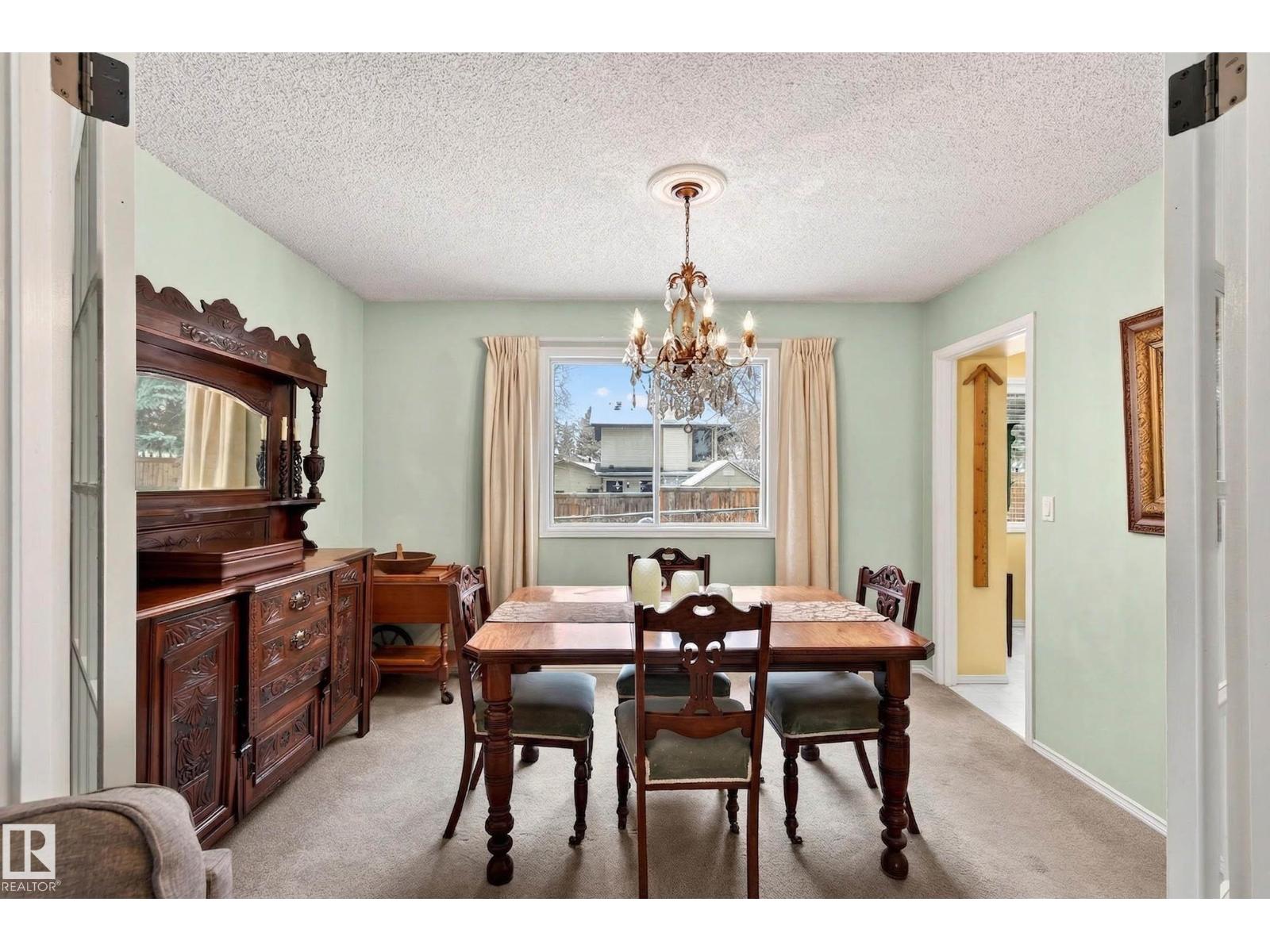 84 WOODLANDS RD, St. Albert