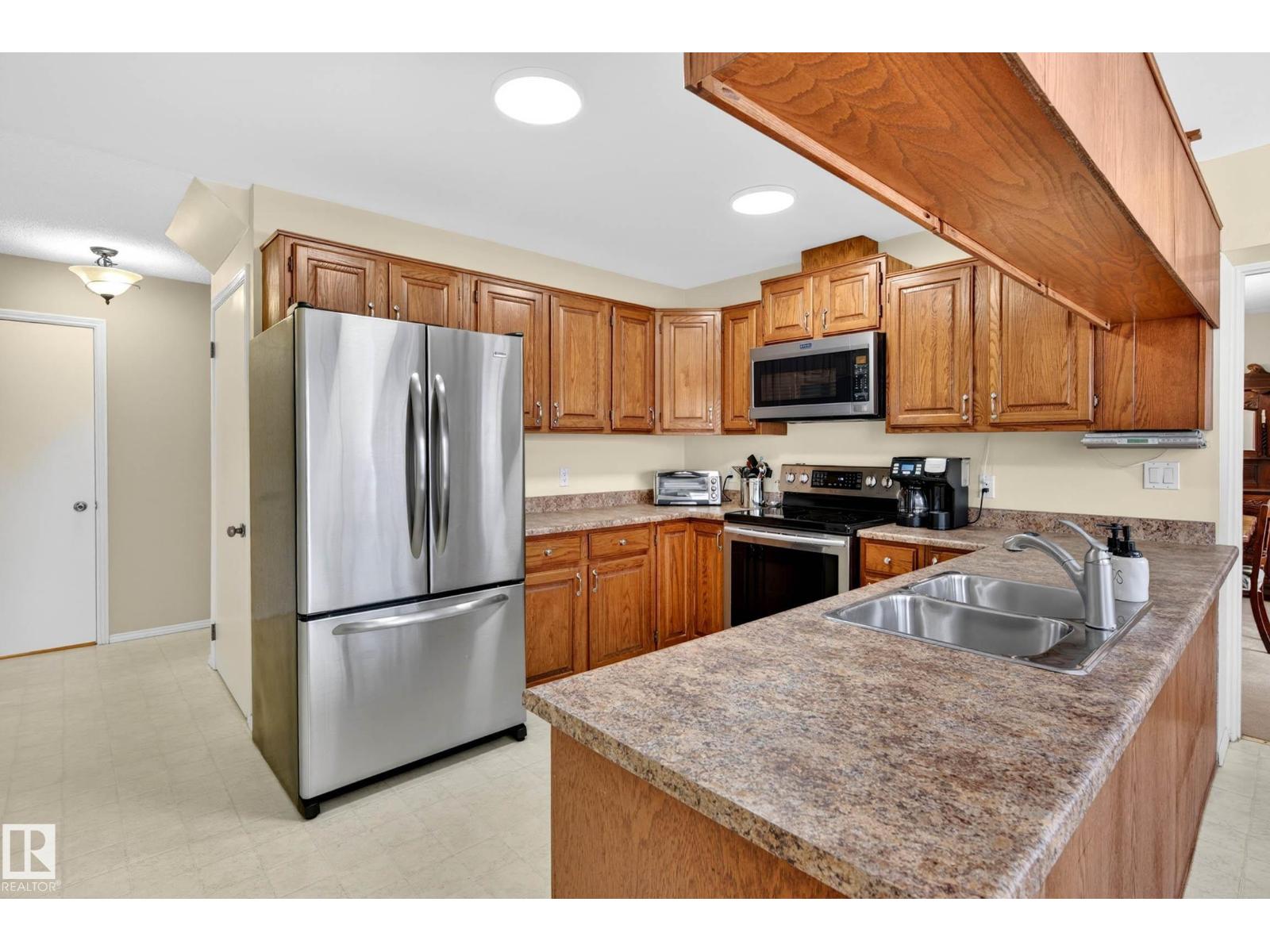 84 WOODLANDS RD, St. Albert