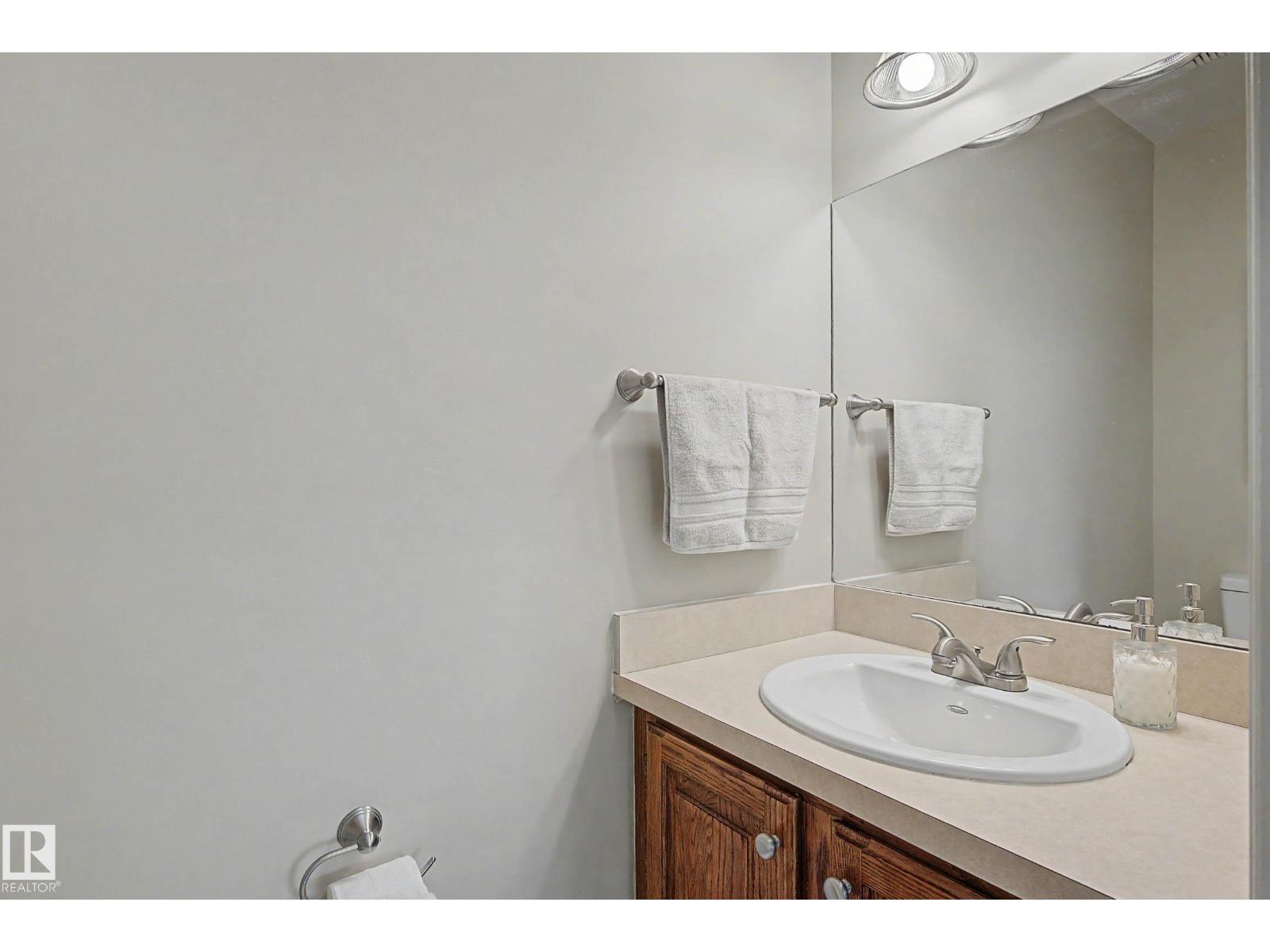 84 WOODLANDS RD, St. Albert