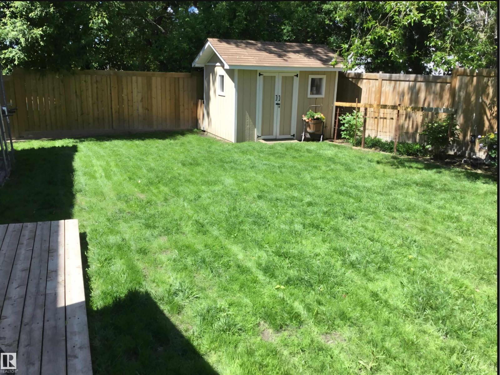 84 WOODLANDS RD, St. Albert