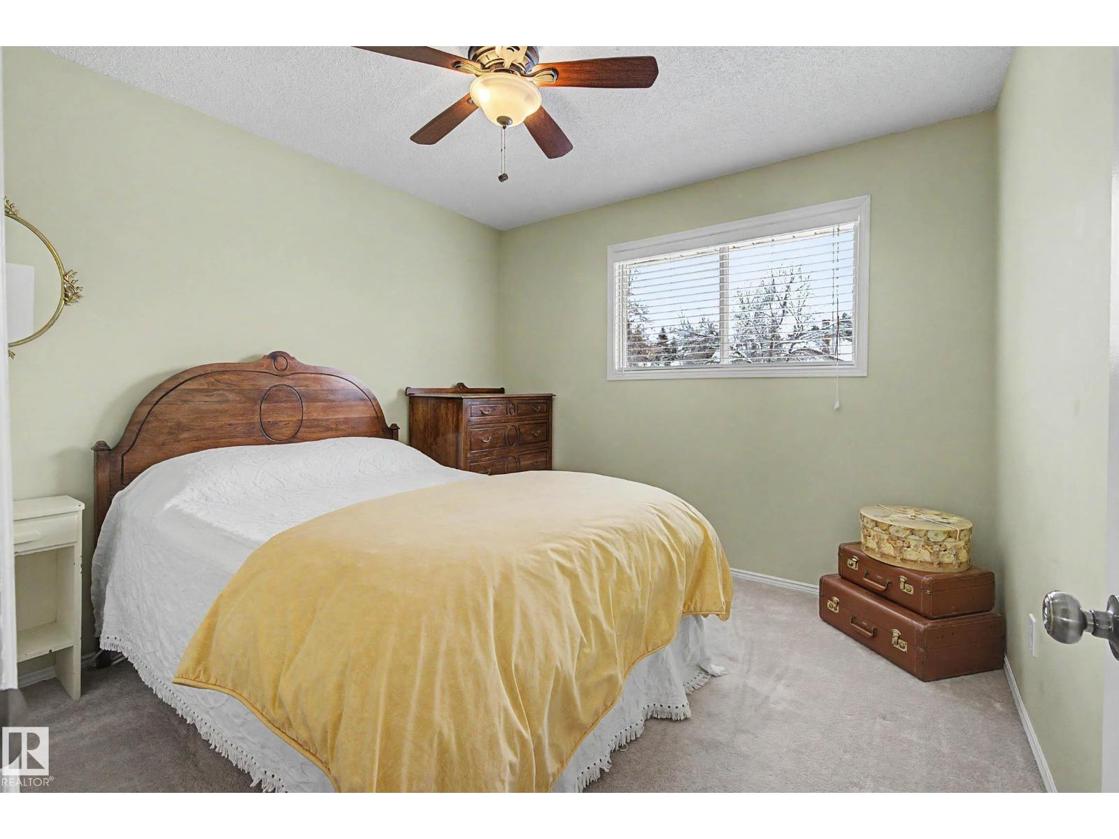 84 WOODLANDS RD, St. Albert