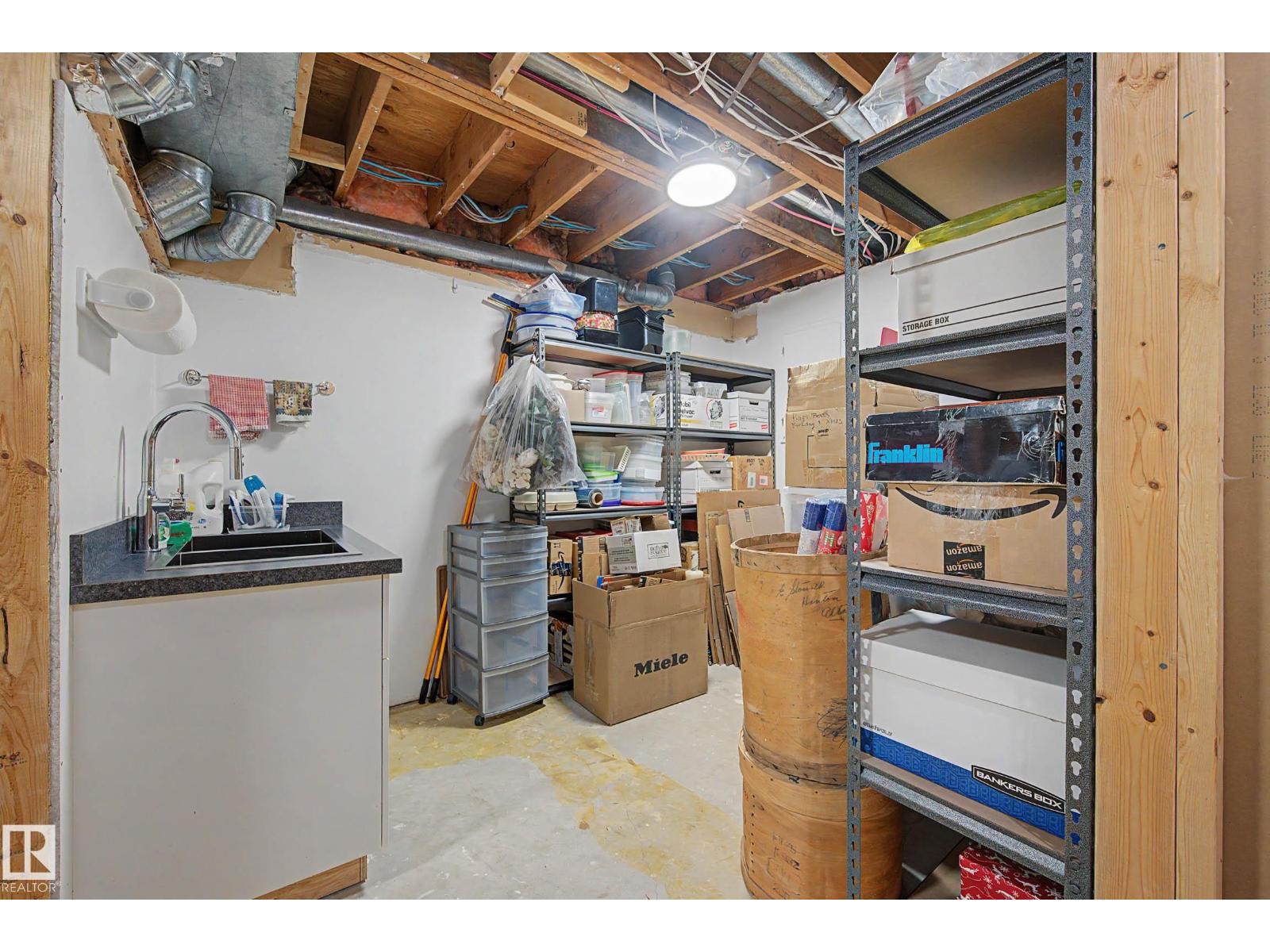 84 WOODLANDS RD, St. Albert