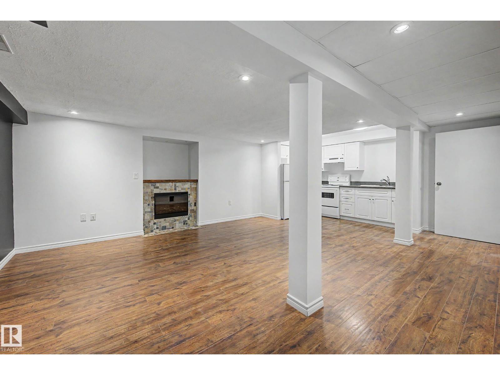 84 WOODLANDS RD, St. Albert