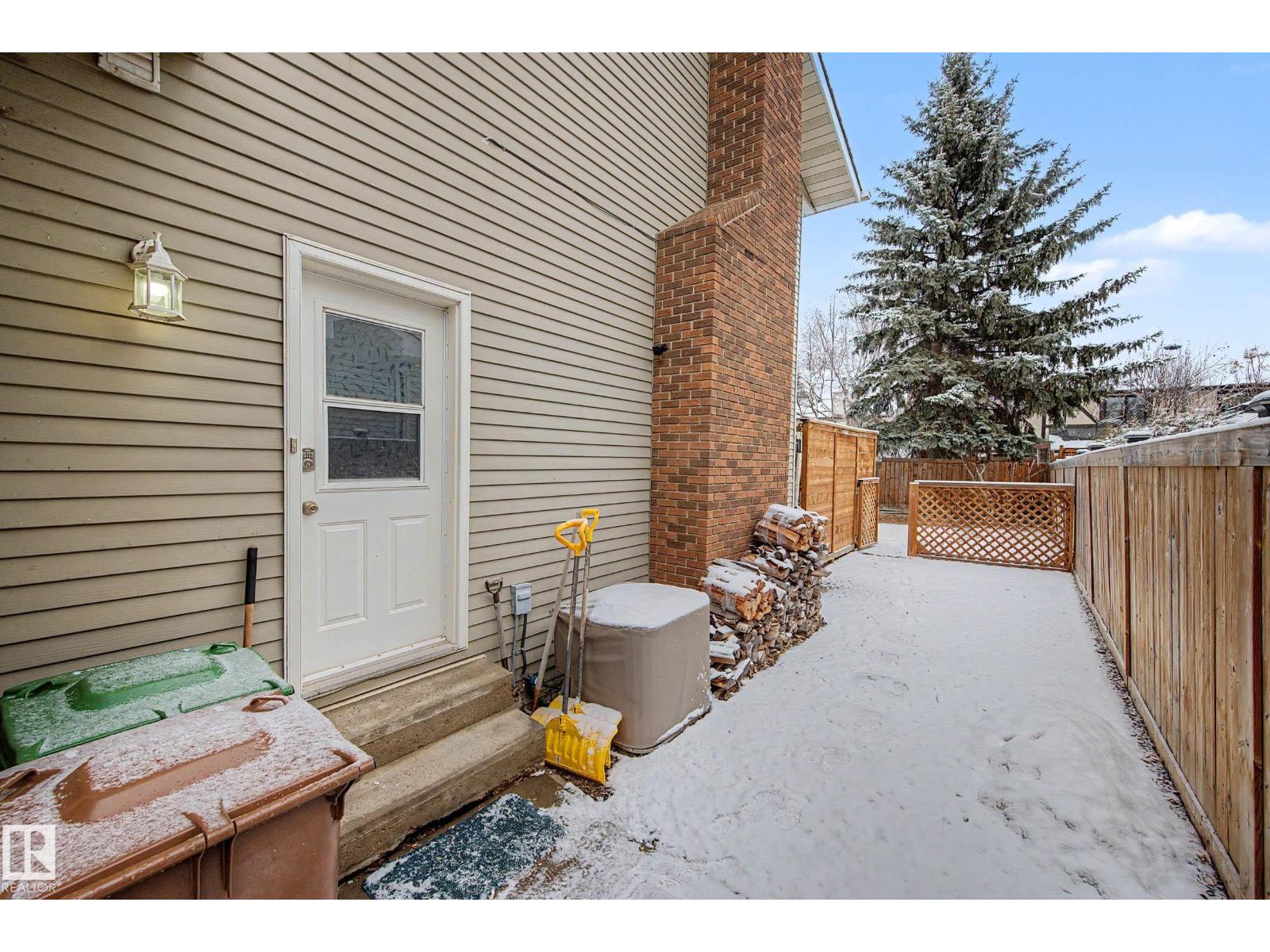 84 WOODLANDS RD, St. Albert