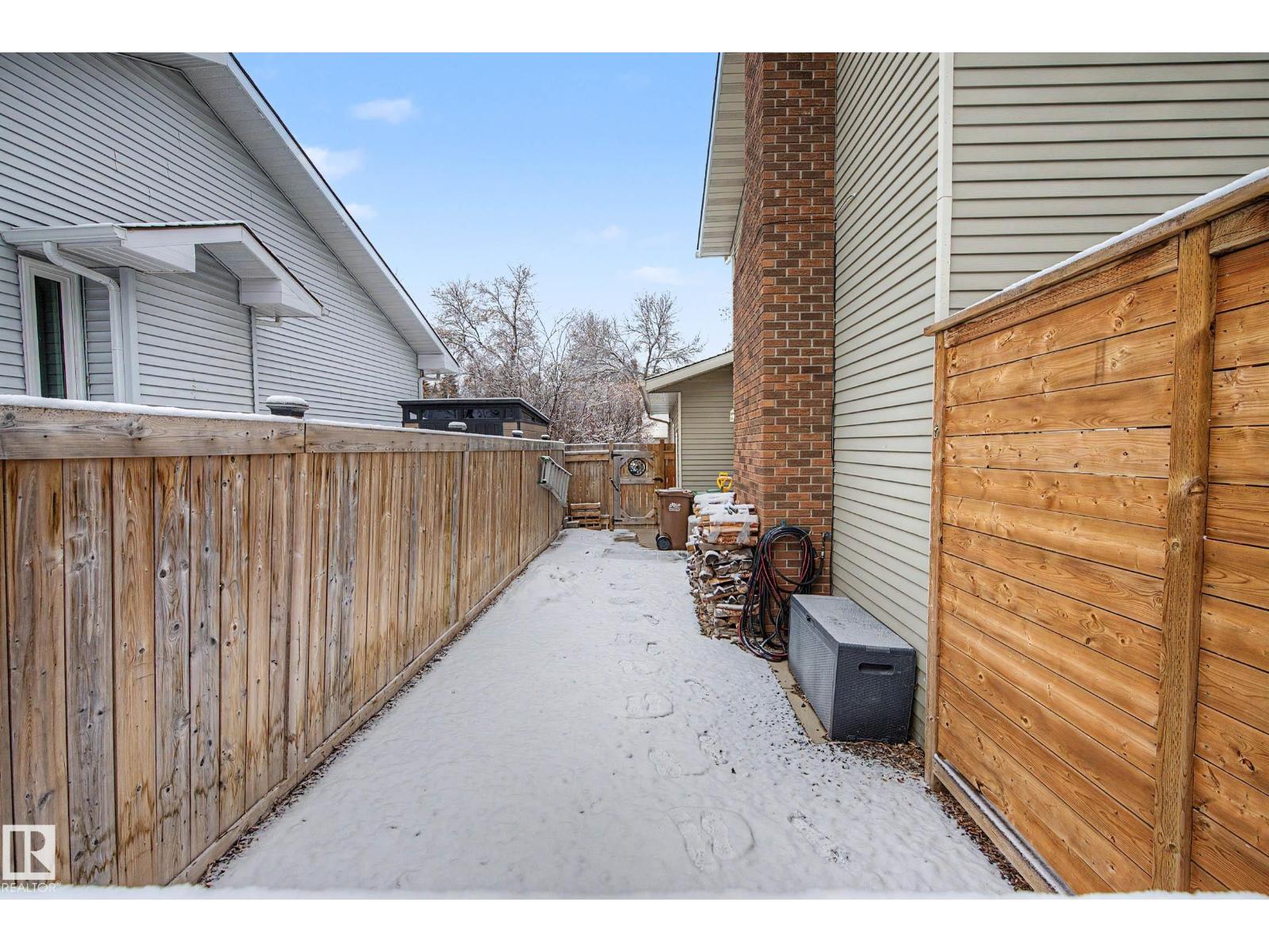 84 WOODLANDS RD, St. Albert