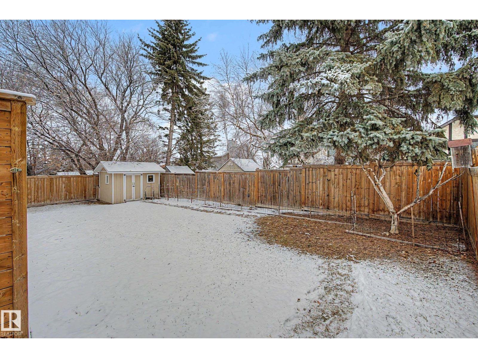 84 WOODLANDS RD, St. Albert
