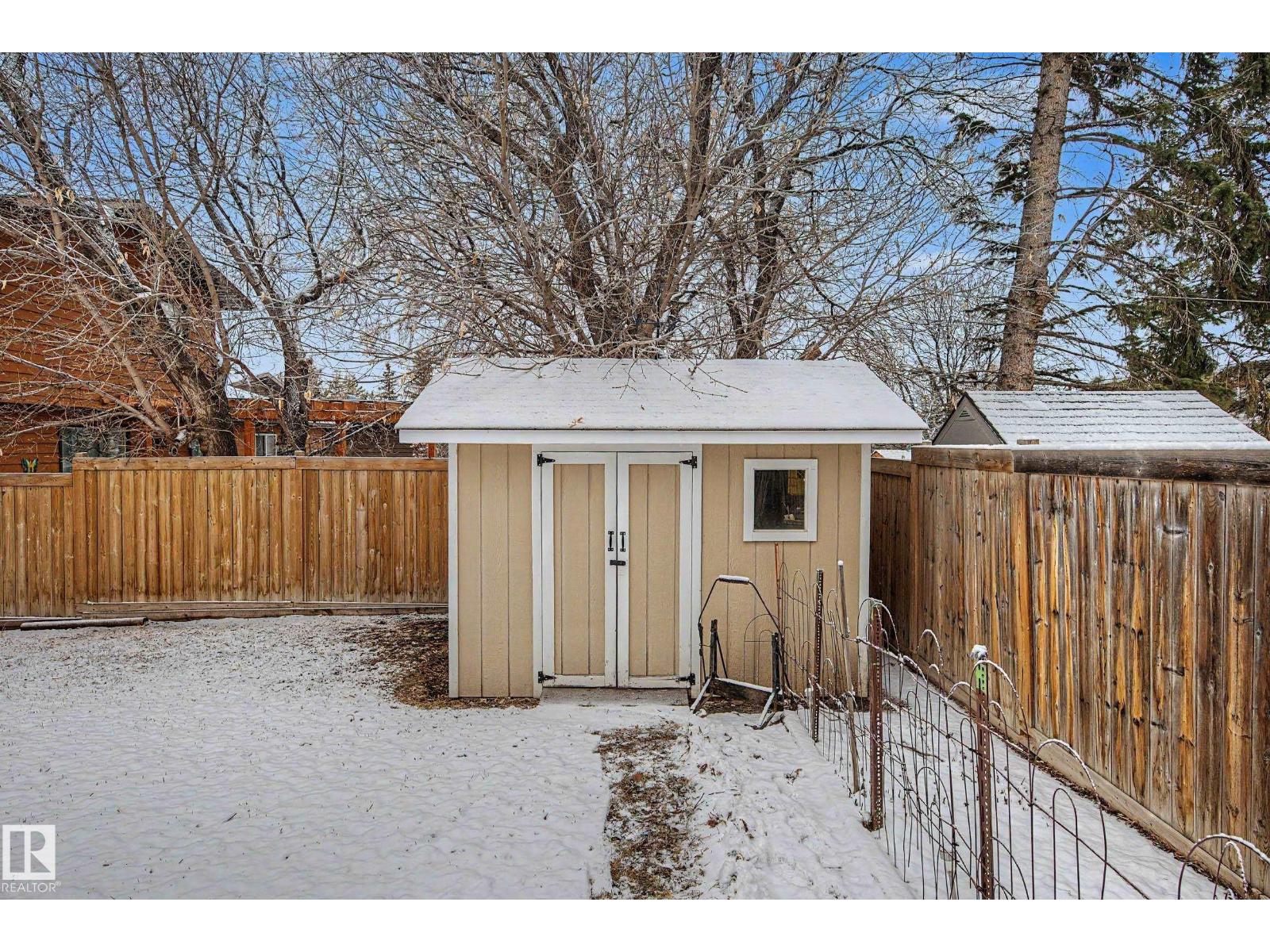 84 WOODLANDS RD, St. Albert