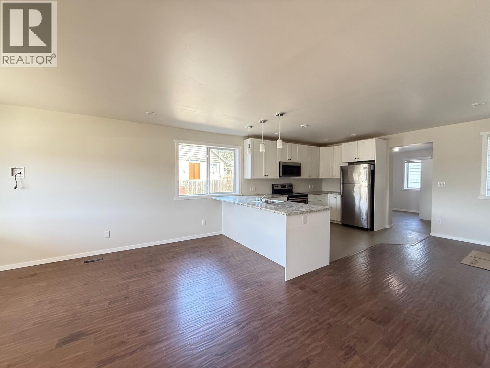 252 N FOURTH AVENUE - Image 3