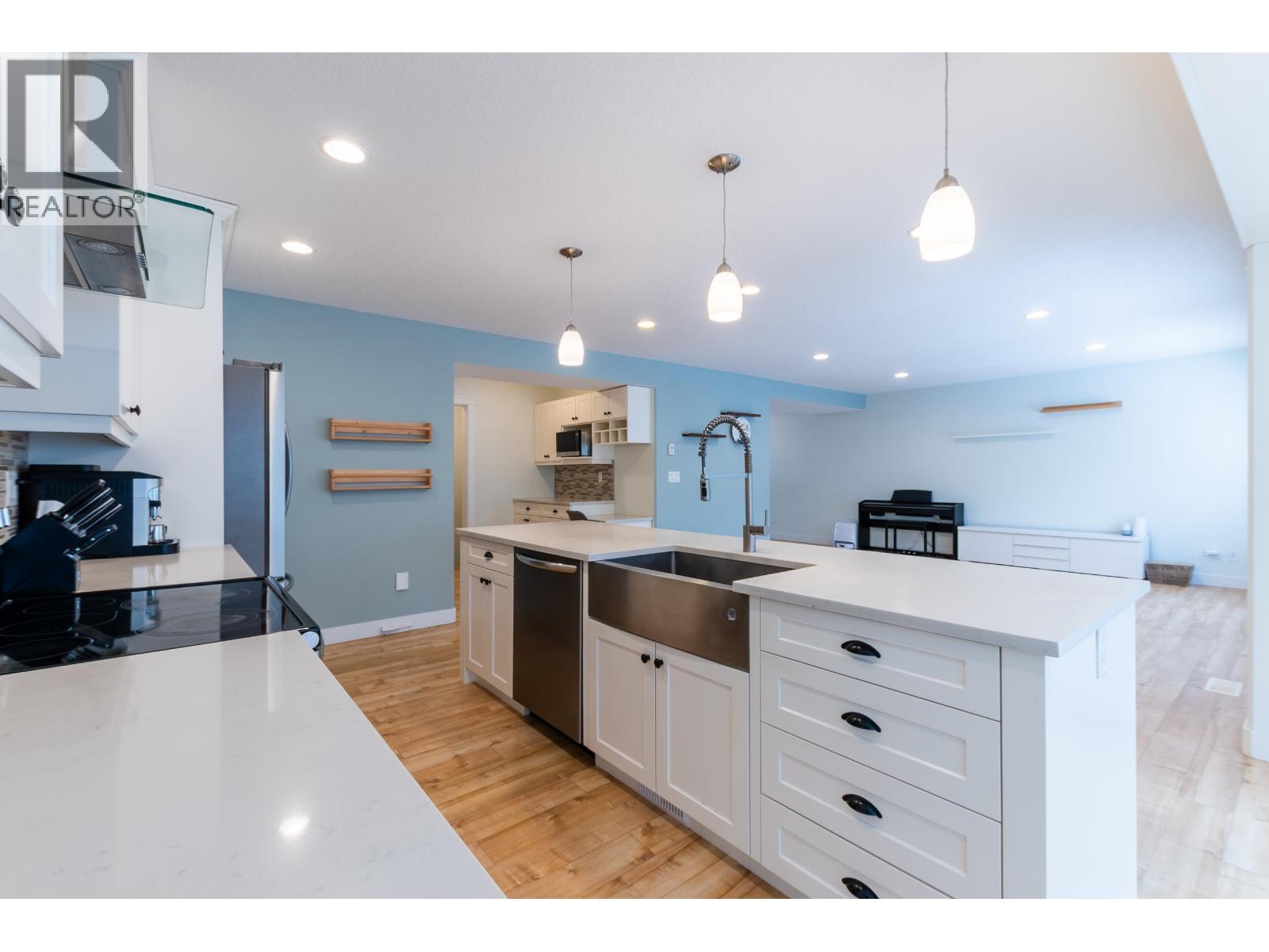 8009 STILLWATER CRESCENT - 6