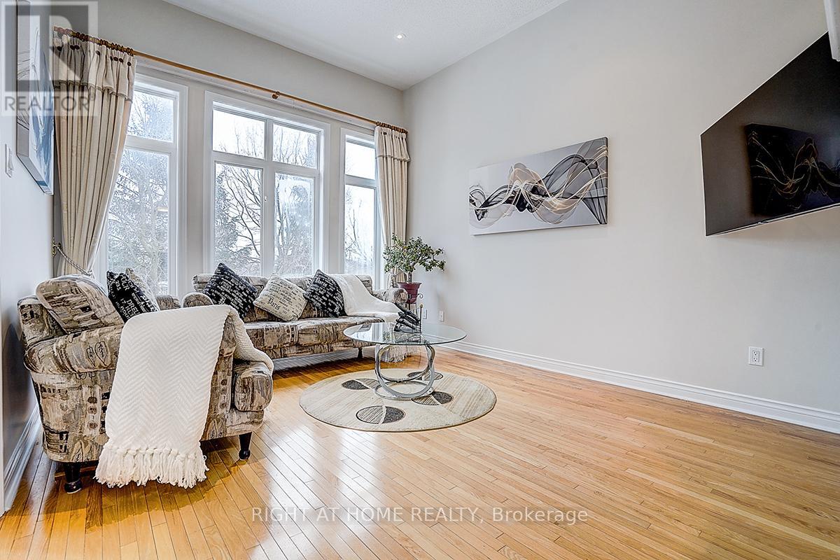 47 TOPOROWSKI AVENUE - 10