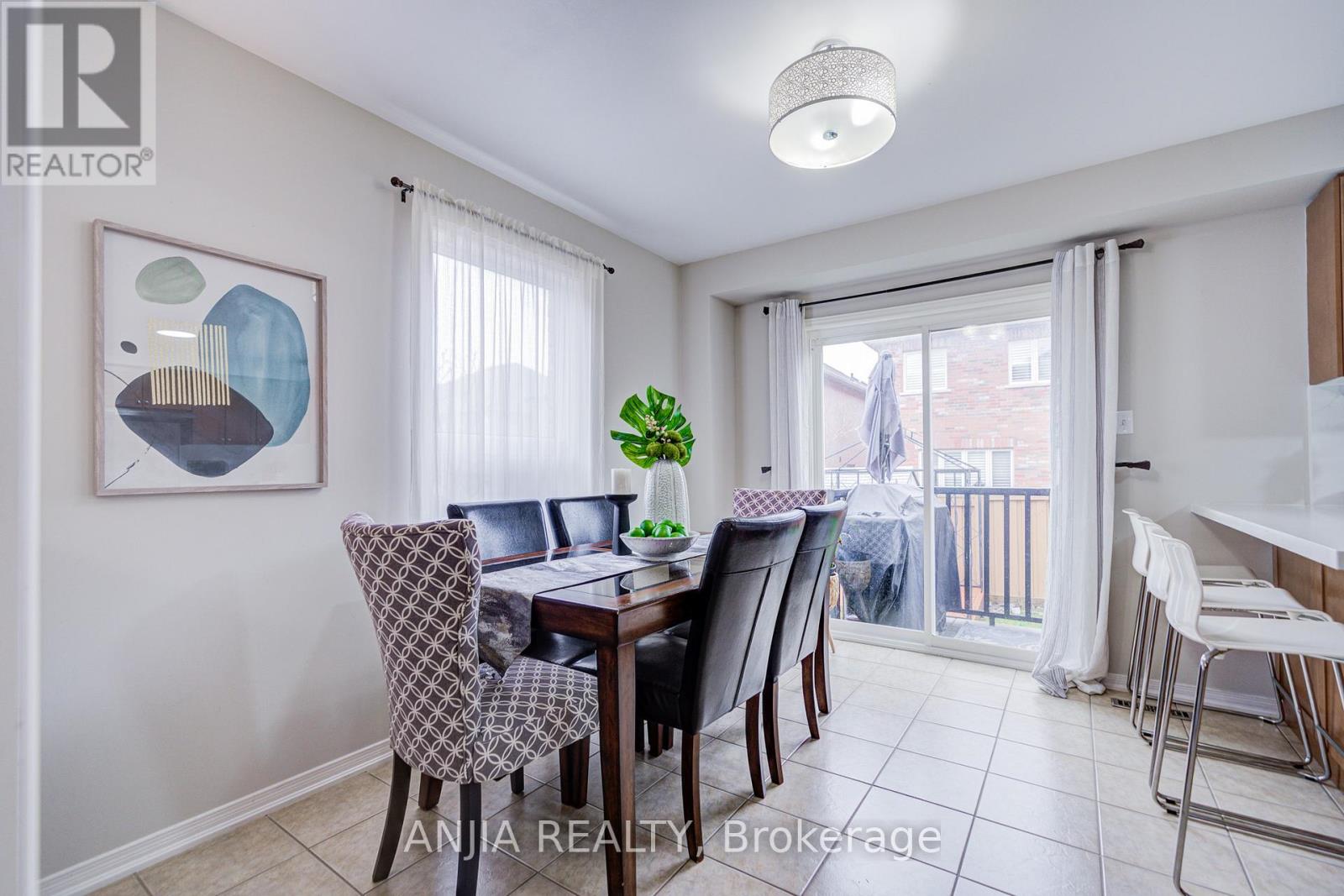 29 BUTTERWOOD LANE - 15