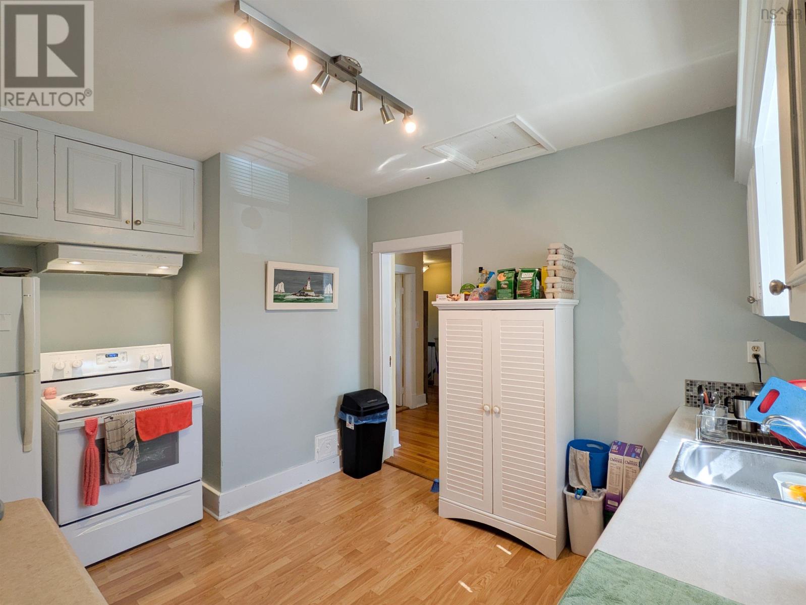 Property 18 of 34 of 789-791 Saint George Street