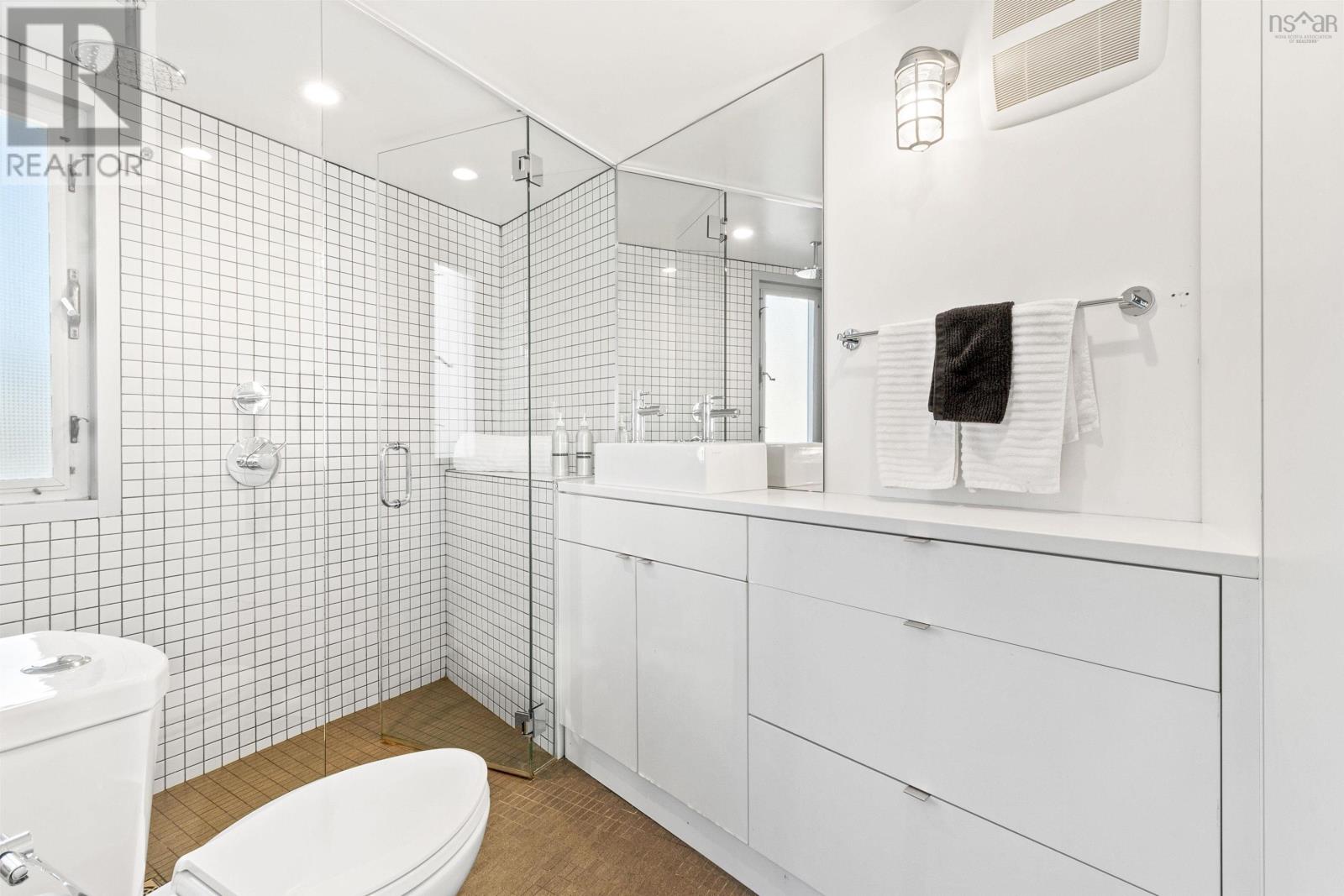 Property 19 of 46 of 120 Net Yard Lane