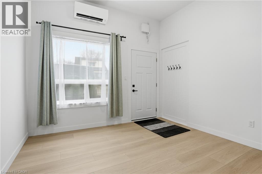 1110 CANNON Street E Unit# C, Hamilton, Ontario, L8L2J6 — Photo 5