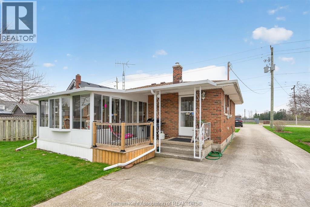 7039 BASE LINE, Wallaceburg, Ontario, N8A1A2 — Photo 32