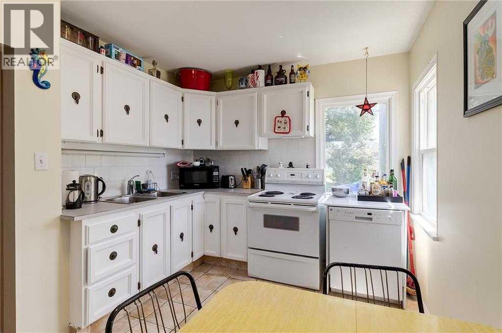 Single Family House Bungalow for Sale in   Avenue NE Winston Heights/Mountview Calgary 