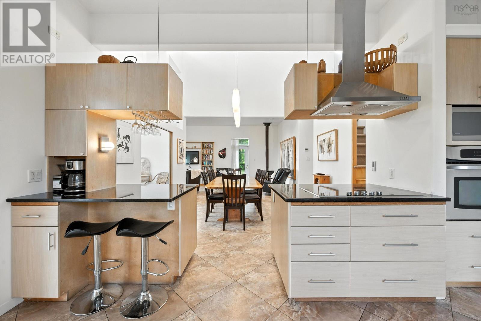 Property 20 of 49 of 9878 Main Street