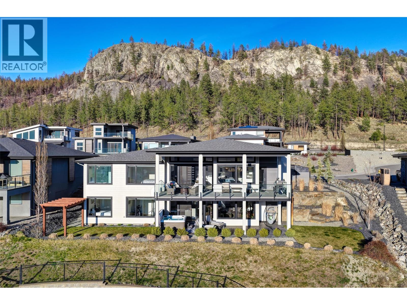 9438 Ledgestone Road, Lake Country