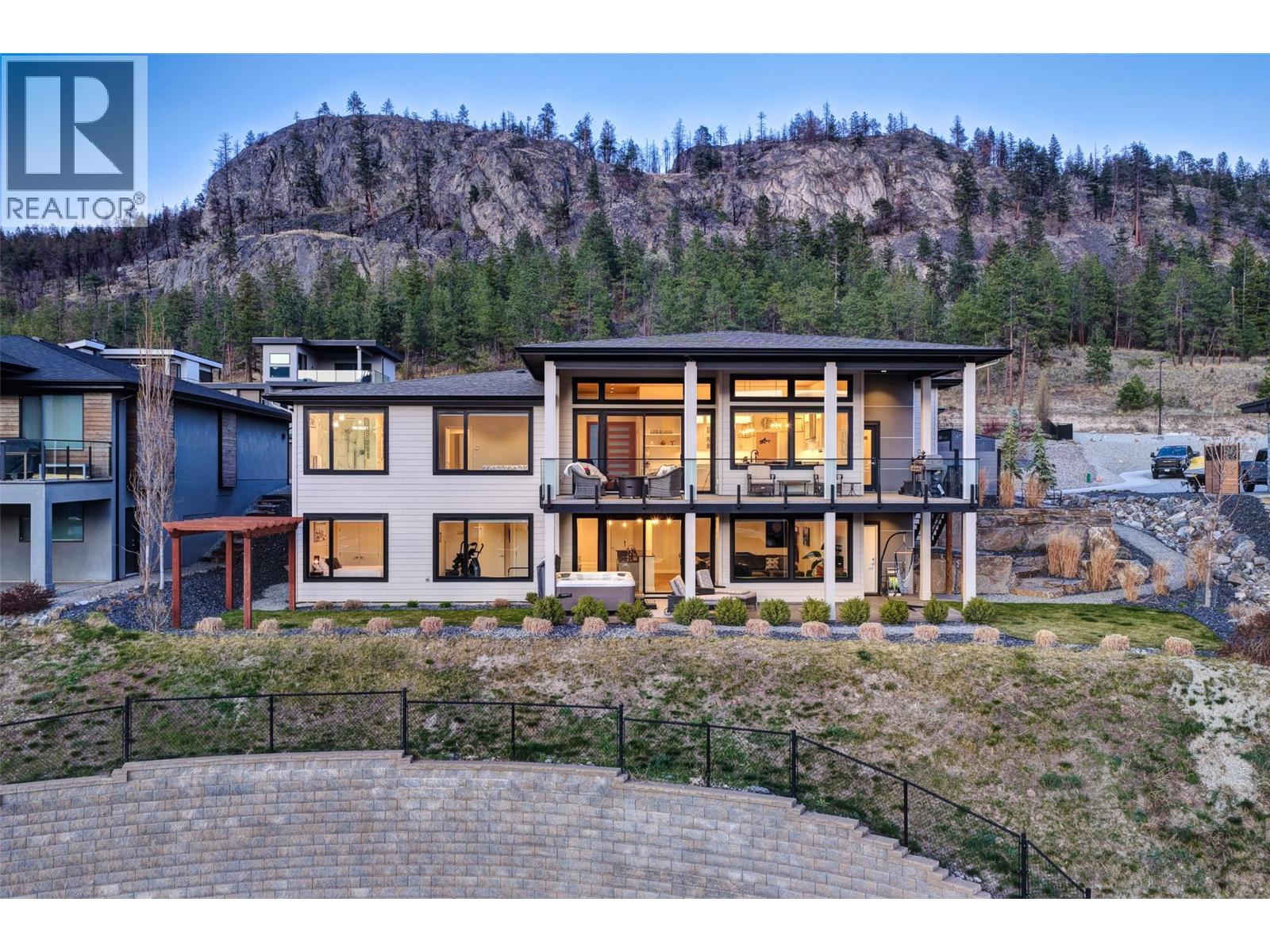 9438 Ledgestone Road, Lake Country