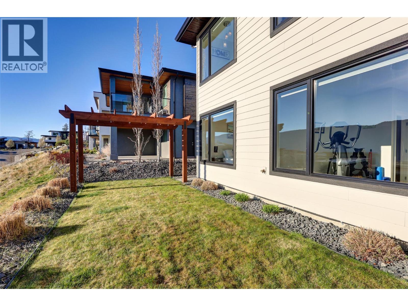 9438 Ledgestone Road, Lake Country