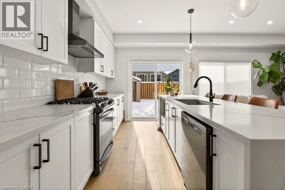 74 BOBOLINK Road, Hamilton, Ontario, L9A2P5 — Photo 11