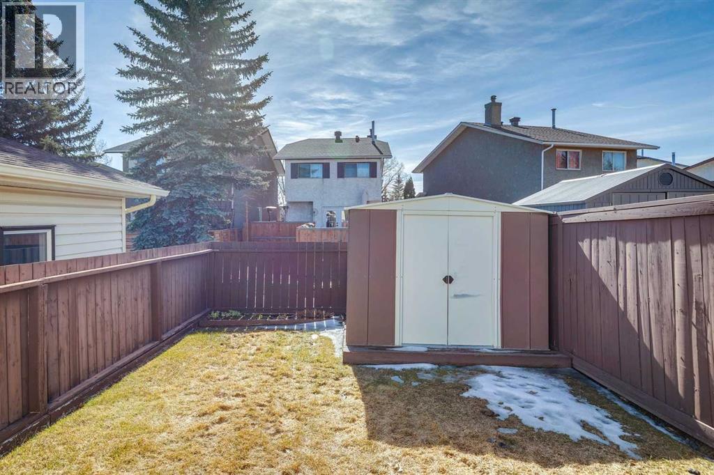 Single Family House 4 Level for Sale in   Avenue SW Woodbine Calgary 