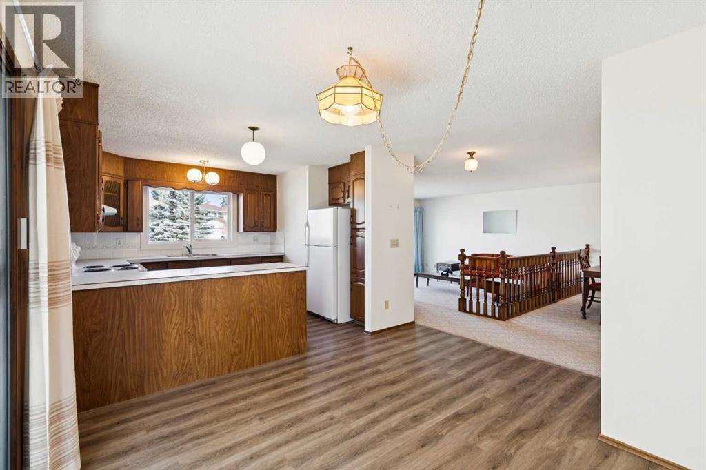 Single Family House 4 Level for Sale in   Avenue SW Woodbine Calgary 