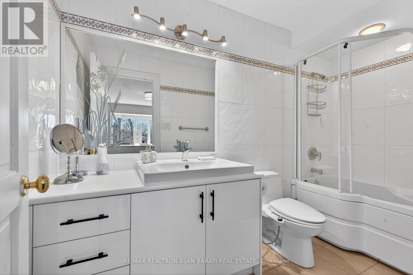 218 HILLCREST AVENUE - 35