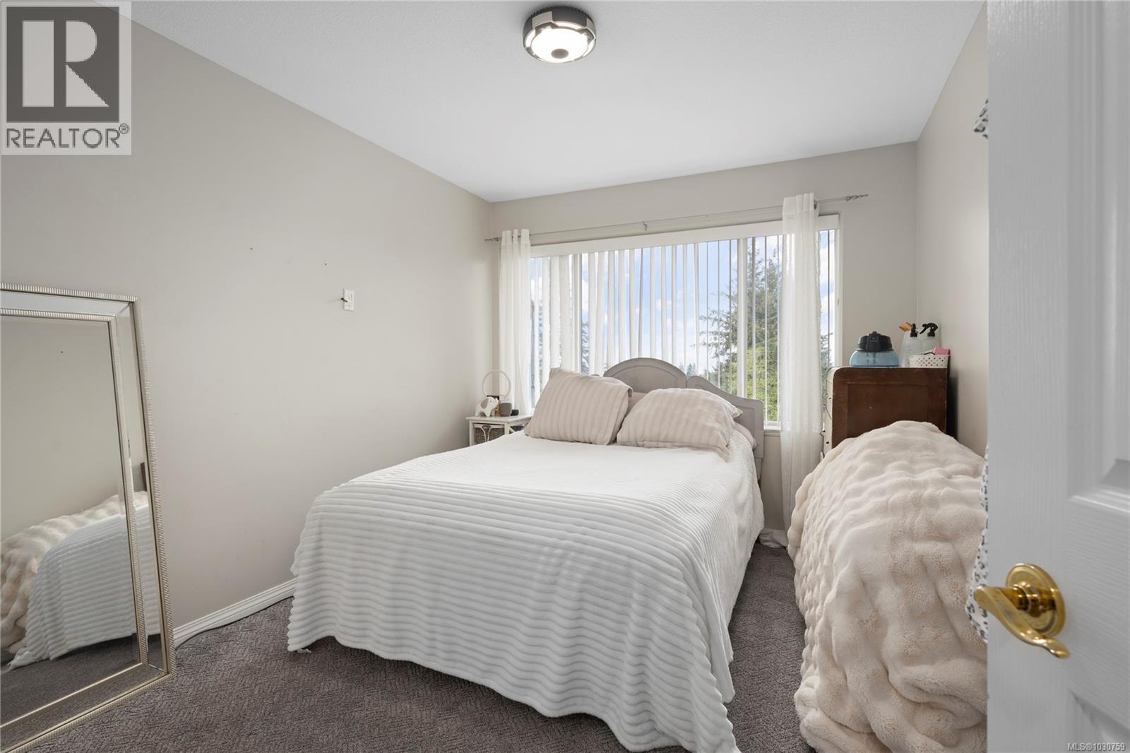 4895 LAGUNA WAY - 39