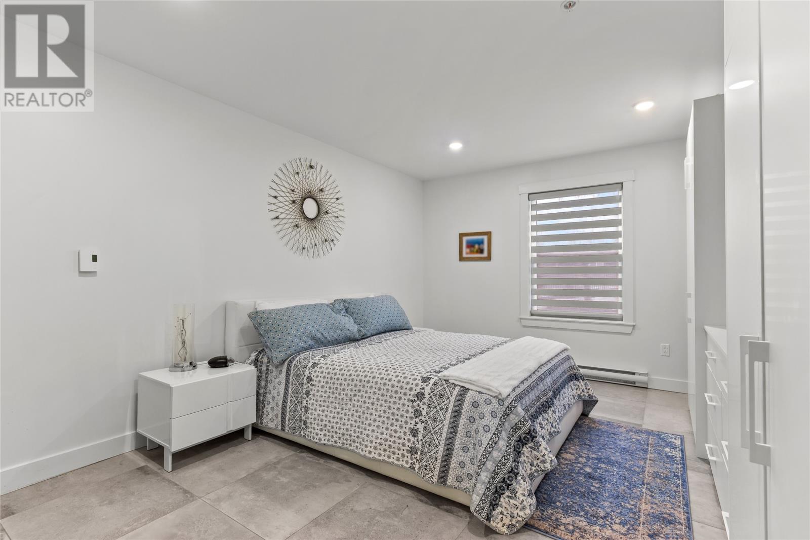 #104 181 HAMILTON AVENUE - 23