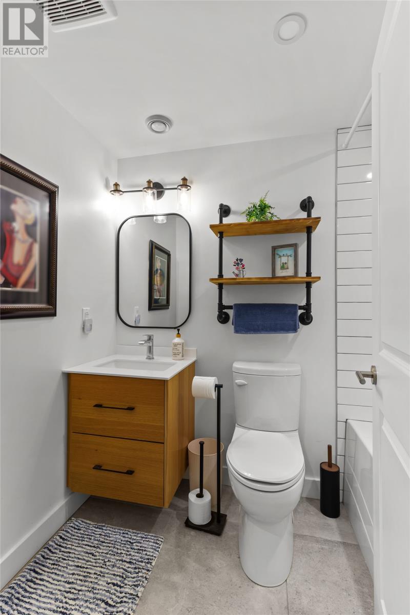 #104 181 HAMILTON AVENUE - 26