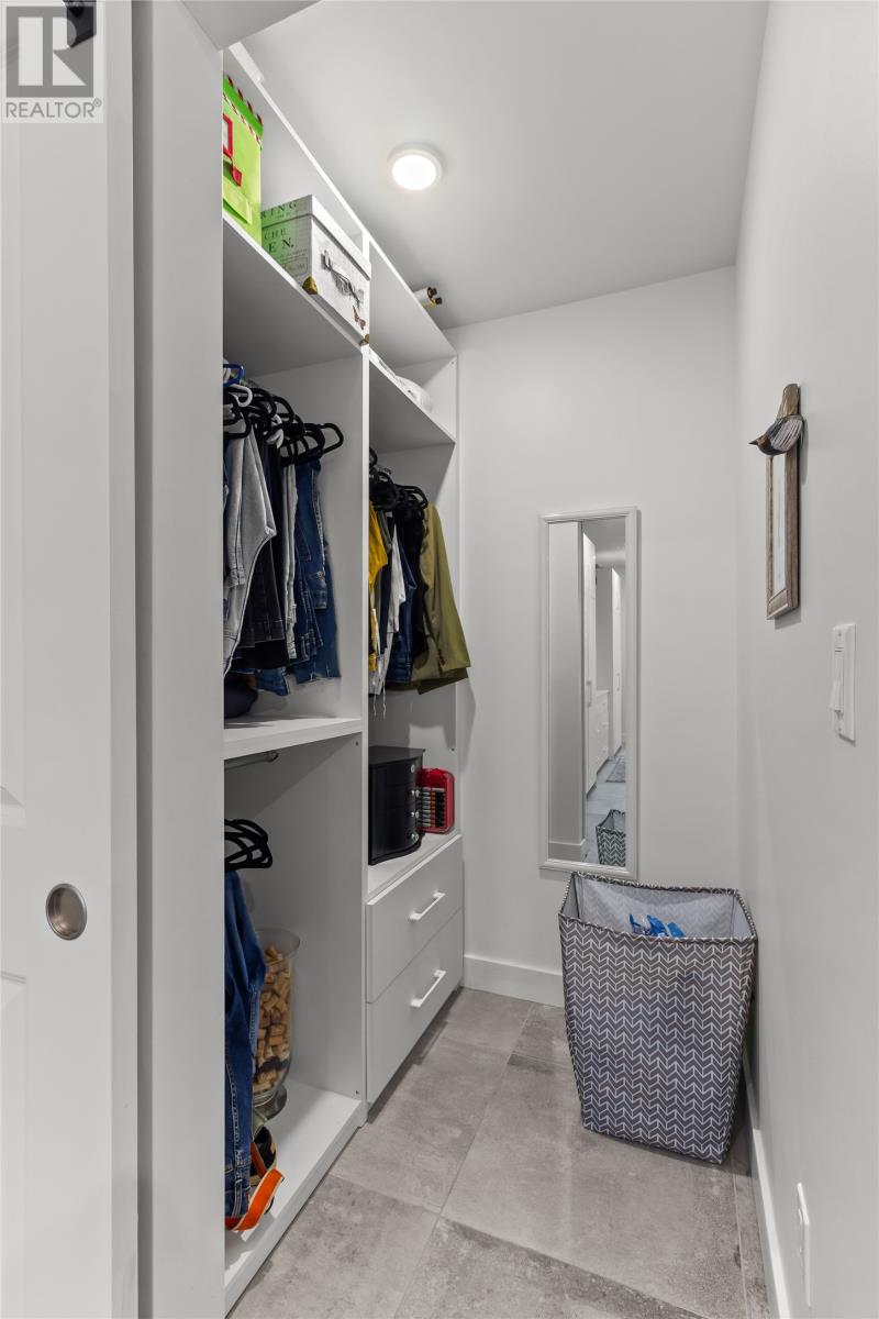 #104 181 HAMILTON AVENUE - 27