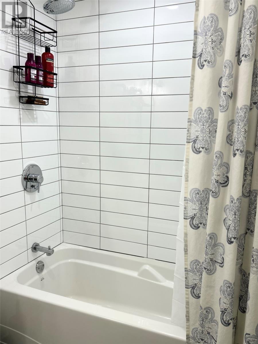 #104 181 HAMILTON AVENUE - 30