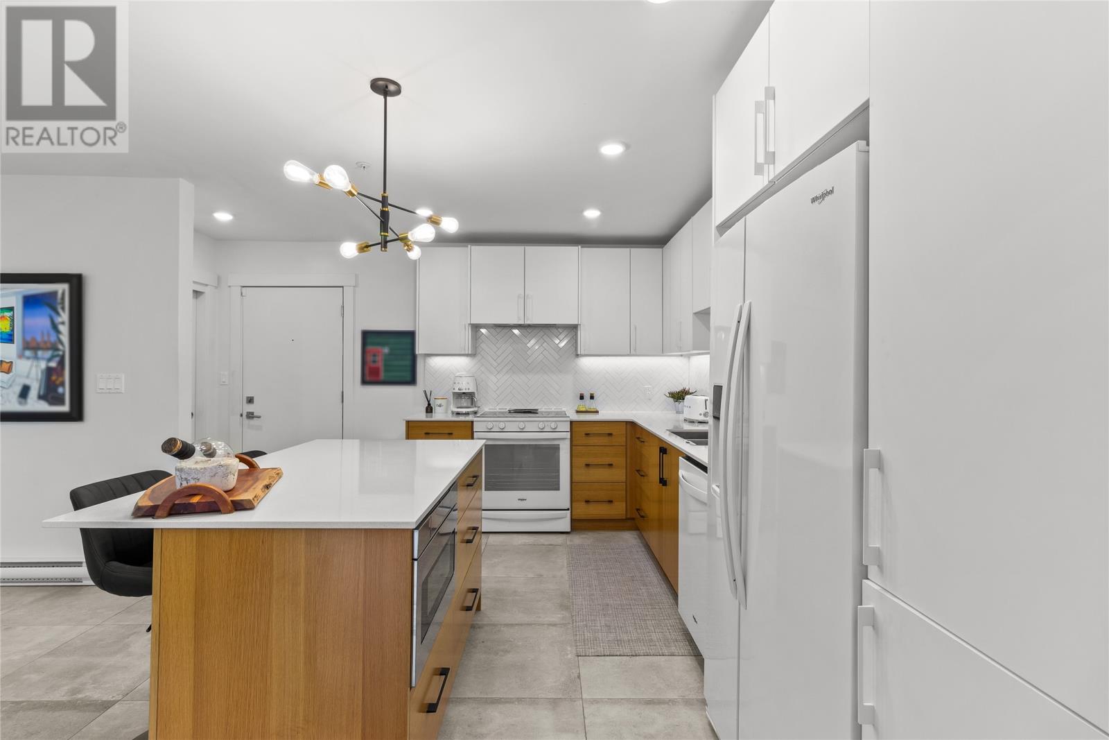 #104 181 HAMILTON AVENUE - 8