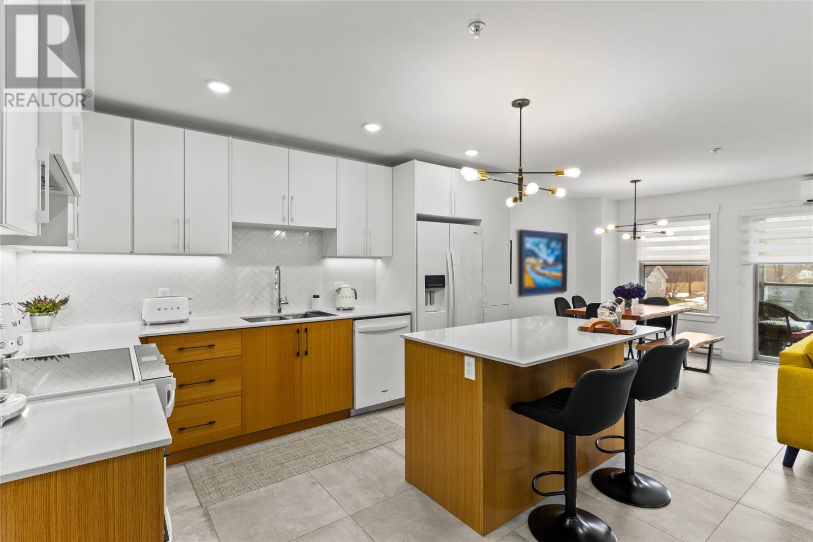 #104 181 HAMILTON AVENUE - 9