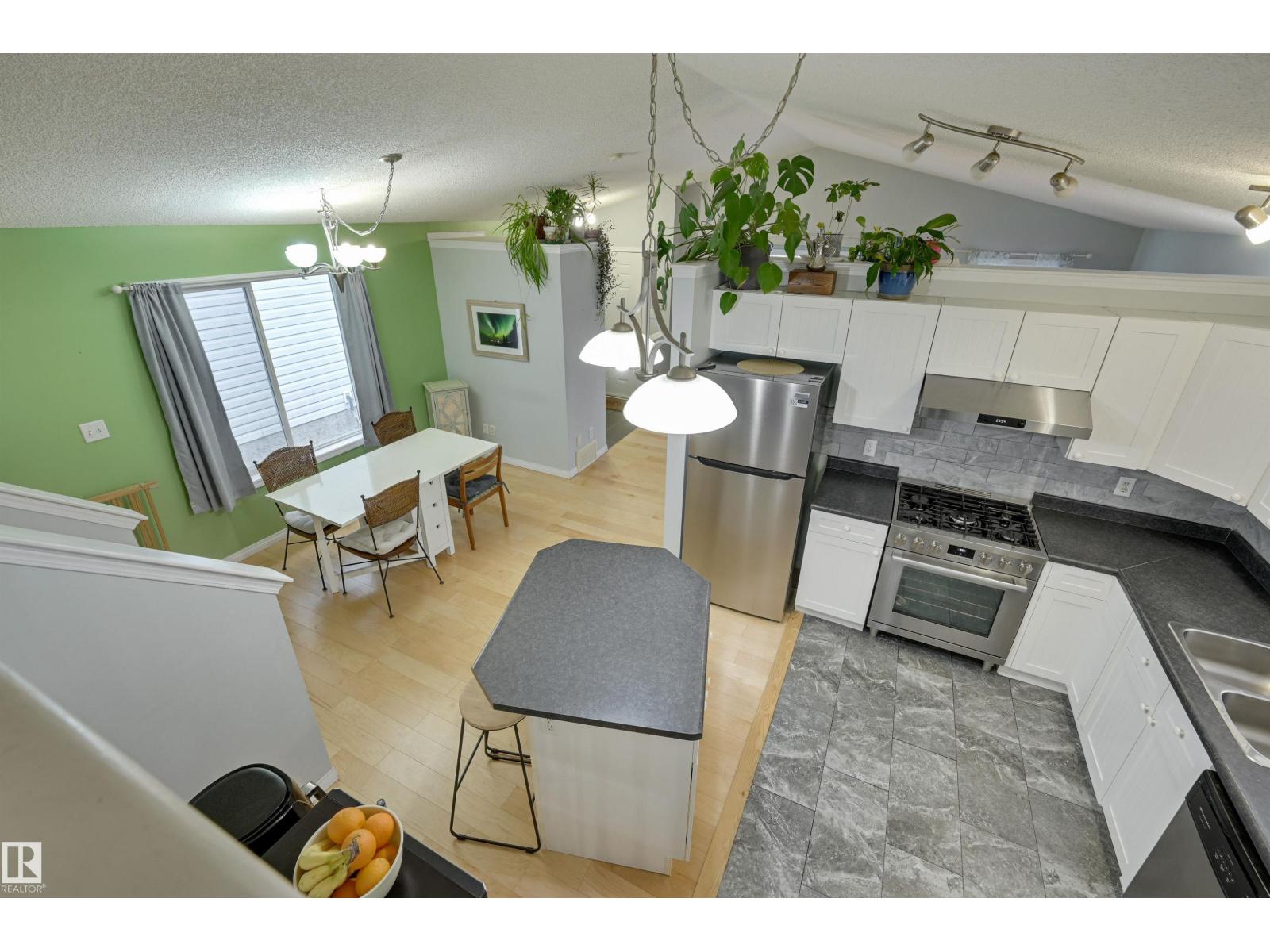 5811 SUTTER PL NW, Edmonton