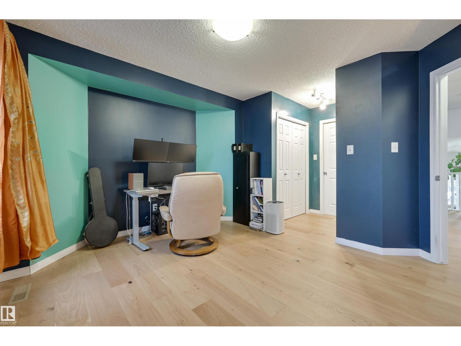 5811 SUTTER PL NW, Edmonton