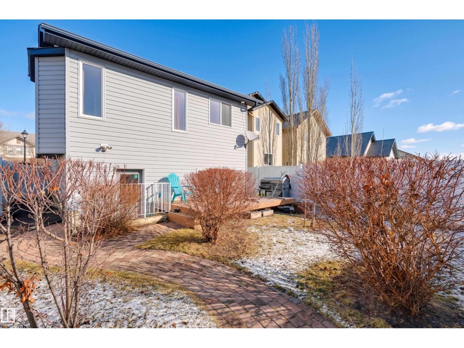 5811 SUTTER PL NW, Edmonton