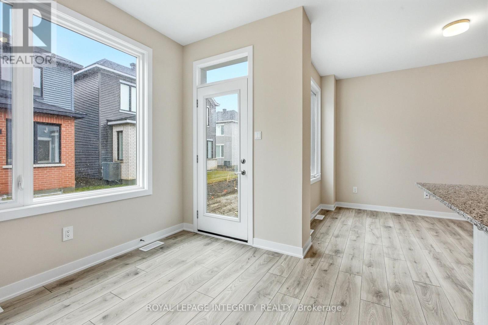 418 LES EMMERSON DRIVE - 10